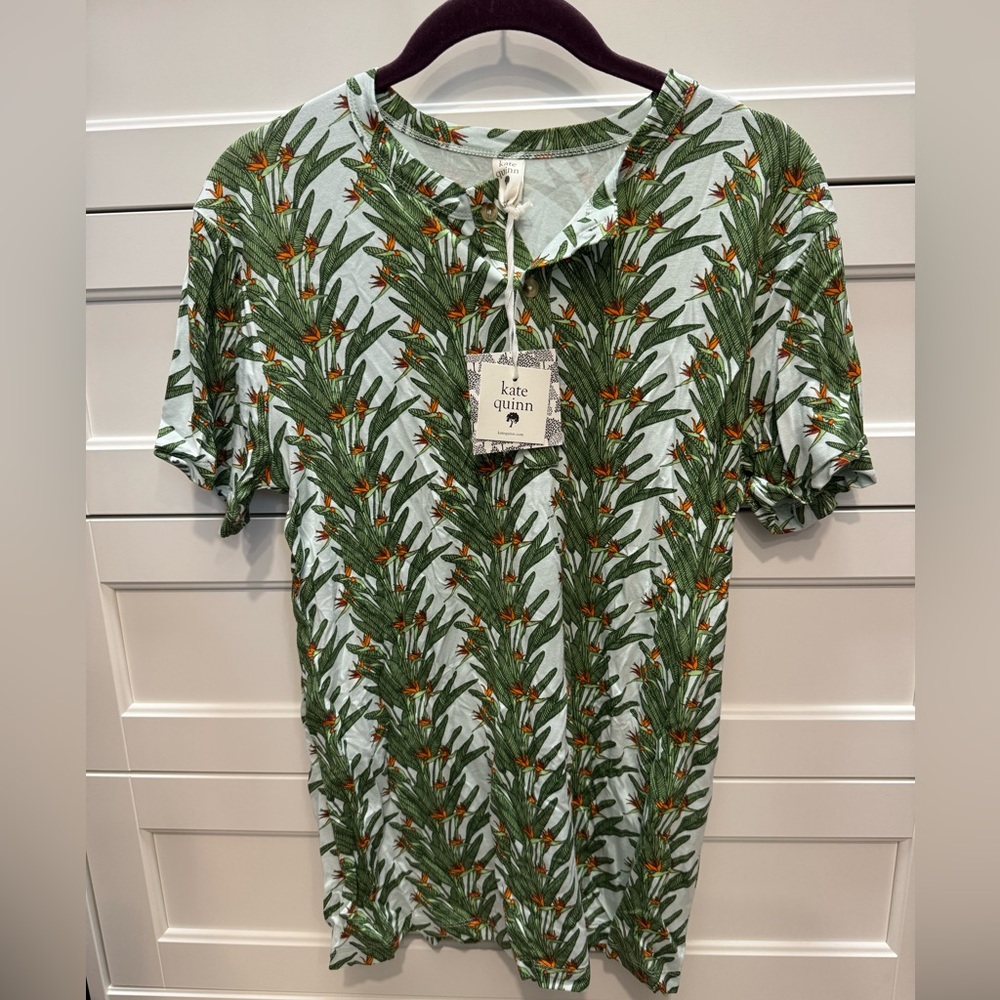 Kate Quinn Bamboo T-shirt, birds of paradise print
women’s medium or men’s small